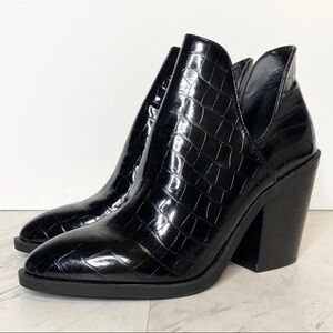 New! Steve Madden Lev Black Croc Faux Leather Bootie 9M